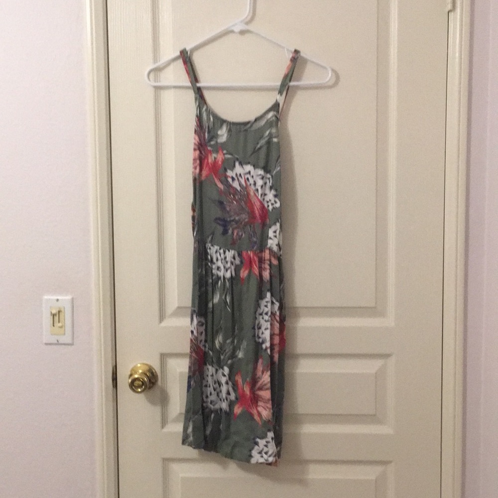 BRAND NEW ROXY DRESS W TAGS